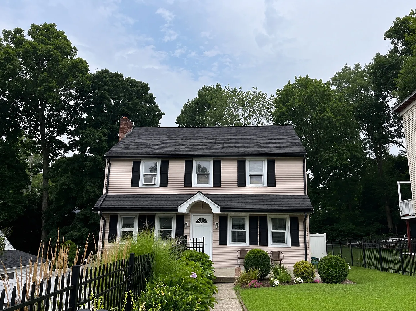 49 Nichols Ave — Photo 1