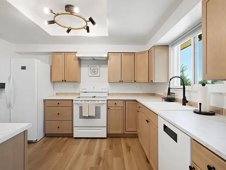 6770 Caballero Ave — Photo 3