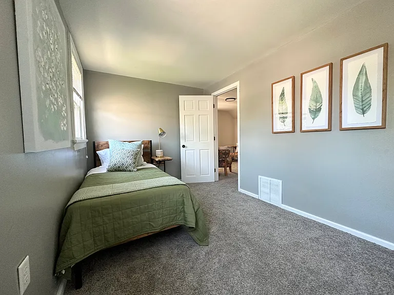 2468 N Wauwatosa Ave — Photo 5