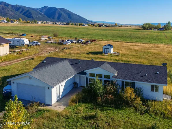 18 Gallup Dr, Etna, WY 83118