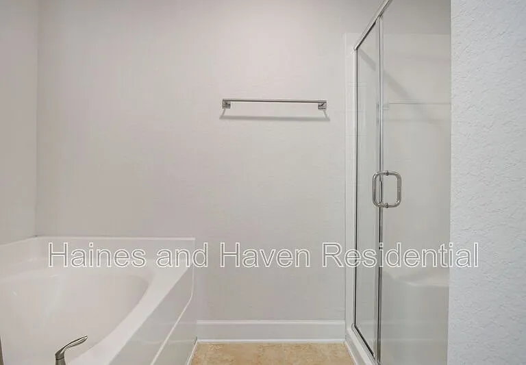 1217 Forest Hills Dr — Photo 16