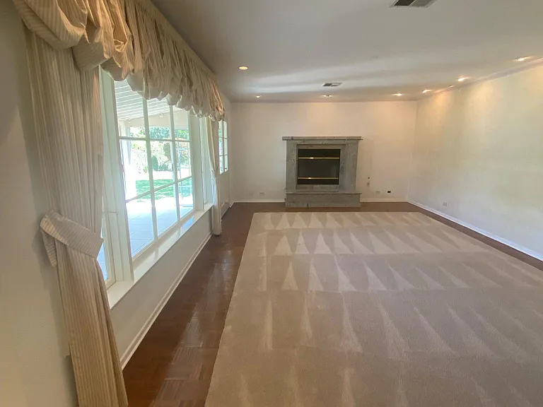 17218 Kingsbury St — Photo 5
