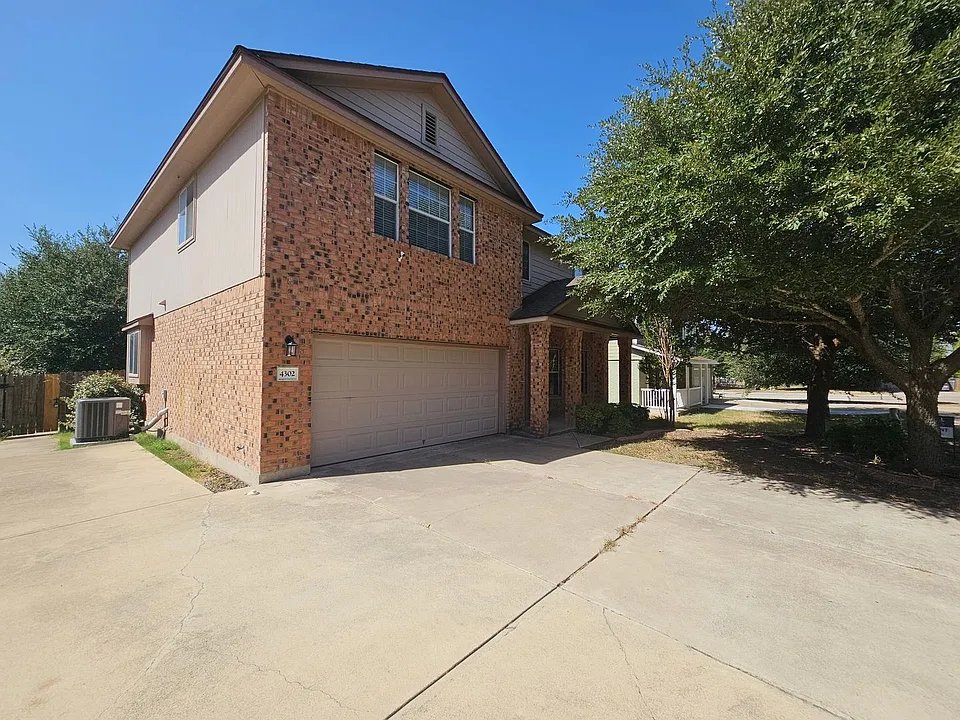 4302 Cessnock Dr
