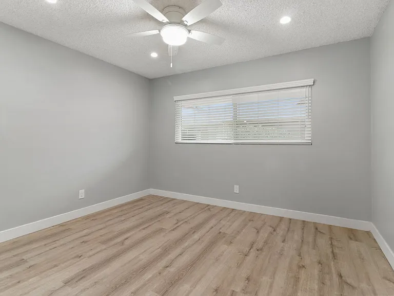 3556 W 113th St — Photo 24