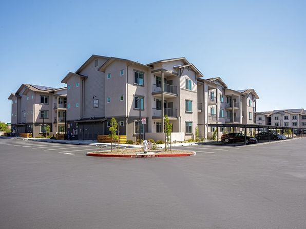 148 Peabody Rd #2203