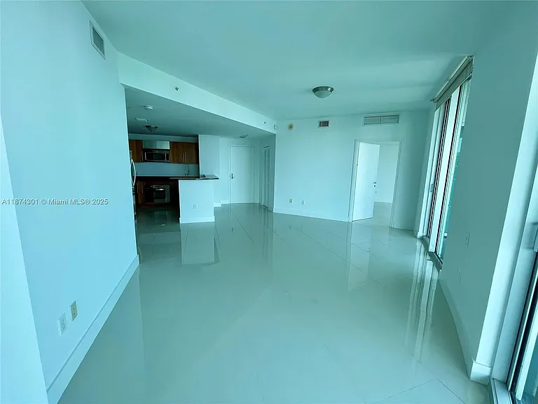 300 S Biscayne Blvd #3410 — Photo 4
