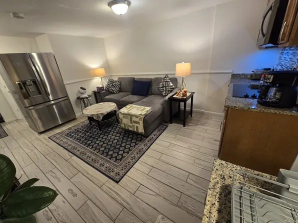 619 Irving St NW, Washington, DC 20010