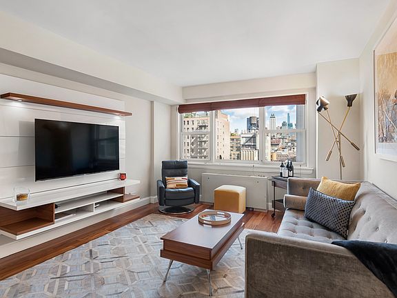 3rd image of 101 W 12th St APT 14Y