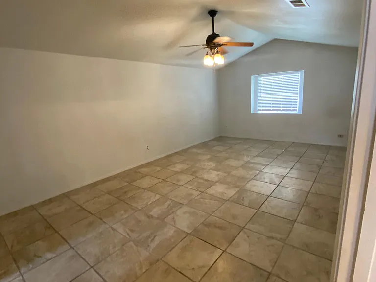 943 Waterview St — Photo 10