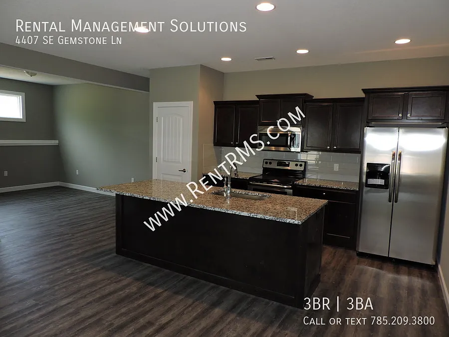 4407 SE Gemstone Ln — Photo 3