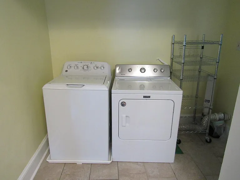 705 W Markham Ave #B — Photo 8