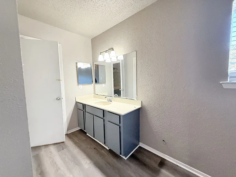 2625 Santiago Cir — Photo 19