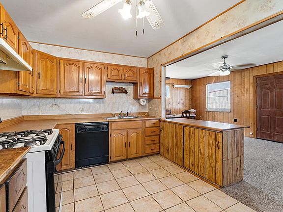 5th image of 1105 Aster St