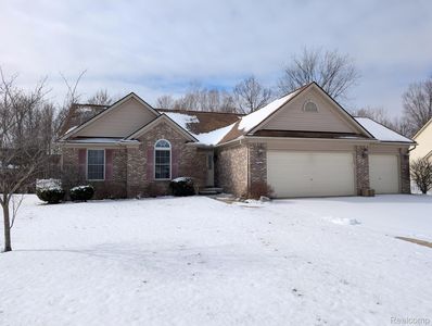 4090 Grand Oaks Trl, Burton, MI, 48519