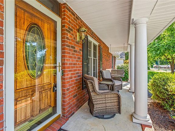 4th image of 128 Meadowview Rd