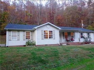 2 Heather Ln, Milton, WV 25541