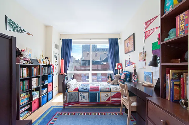 Rented by CORE | media 9