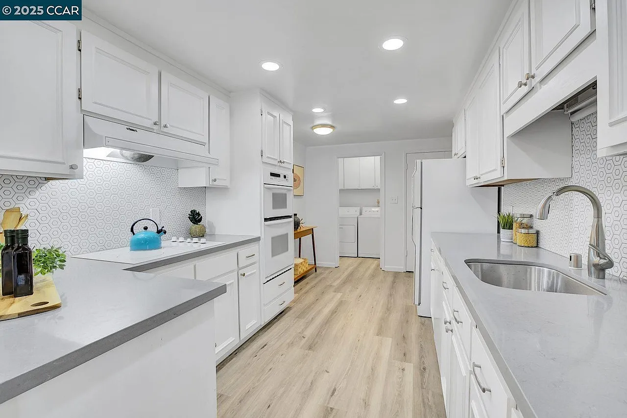 2 bed, 1287 sqft, $3,795 — Photo 2