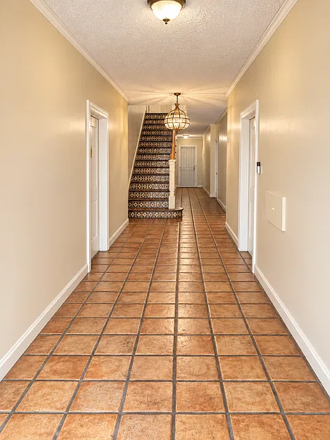 1 bed, 820 sqft, $2,325 — Photo 2