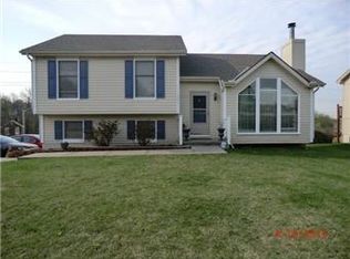 1301 NW 72nd St, Kansas City, MO 64118