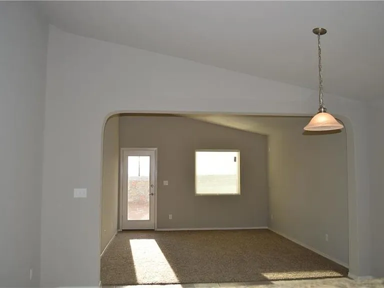 11217 Stockyard Dr — Photo 6