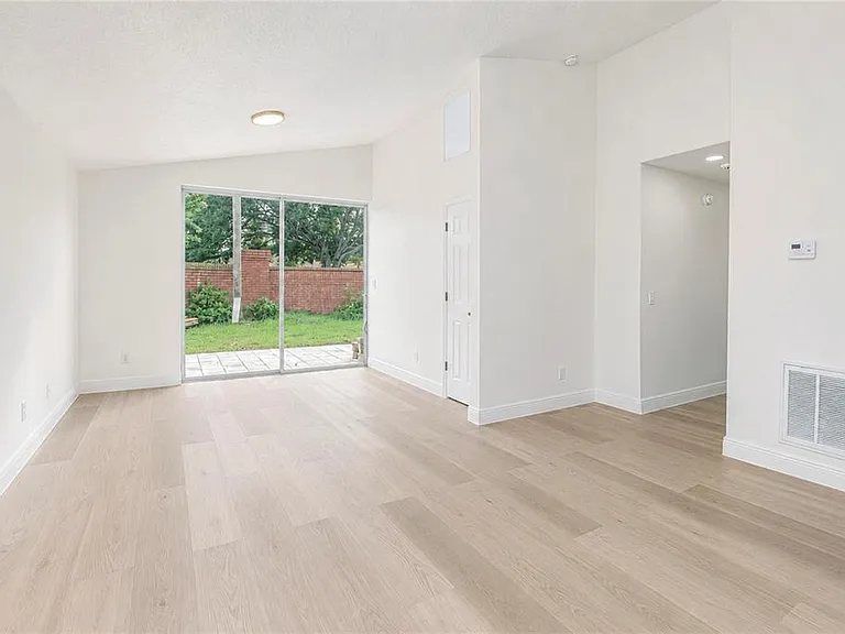 2039 Shannon Lakes Blvd — Photo 12