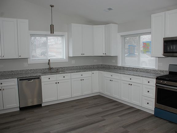 3rd image of 133 Fairwood Dr