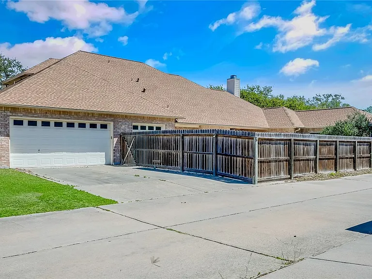 5917 Harvest Hill Rd — Photo 37