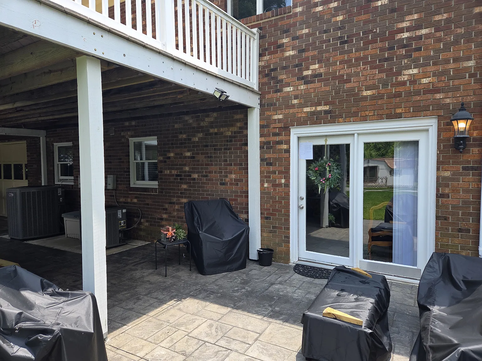 555 Barnes Rd — Photo 1
