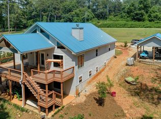 1010 Lakeland Dr, Toccoa, GA 30577