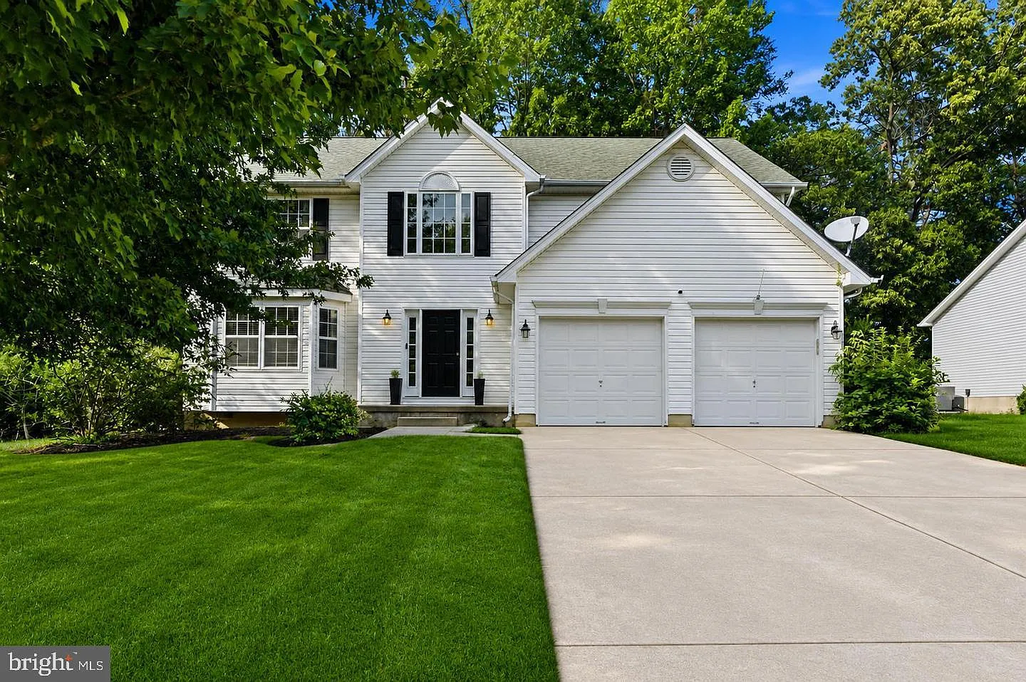 4 bed, 2.5 bath, 2484 sqft, $2,800 — Photo 1