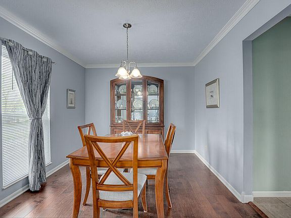 3rd image of 101 Clearmeadow Dr