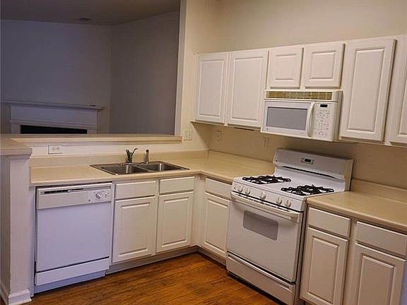 2nd image of 1498 Cove Creek Cir