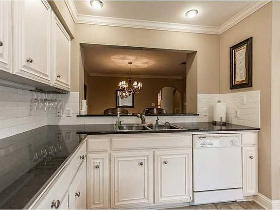 2nd image of 43 Tealwood St