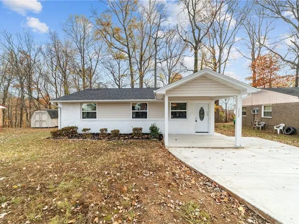 2409 Ponderosa Dr, Greensboro, NC 27406