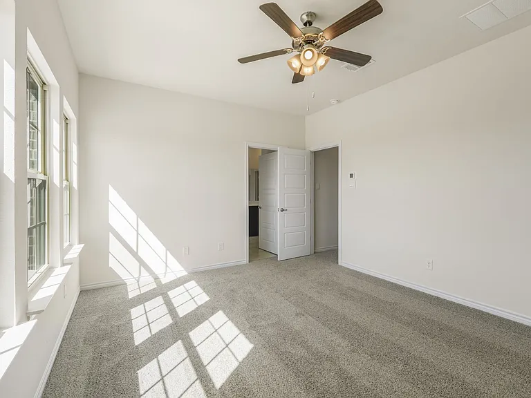 752 Thorn Creek Dr — Photo 15