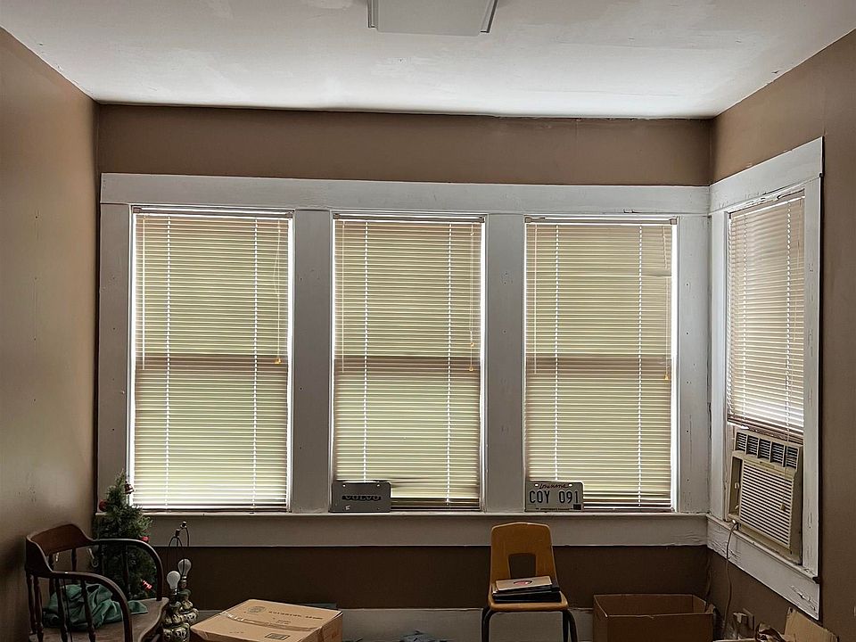 2nd image of 1003 N 5th St