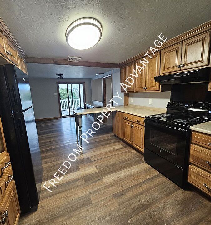 1st image of 1920 Idaho St