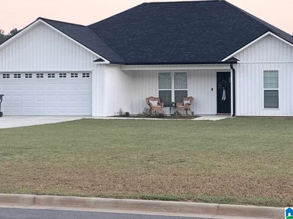 55 Shadowgrass Ln, Anniston, AL 36207