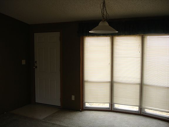 4th image of 6855 Debralyn Dr