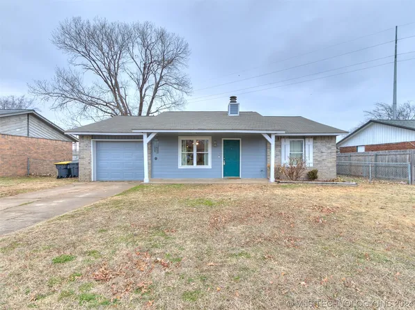 1057 E 143rd St, Glenpool, OK 74033