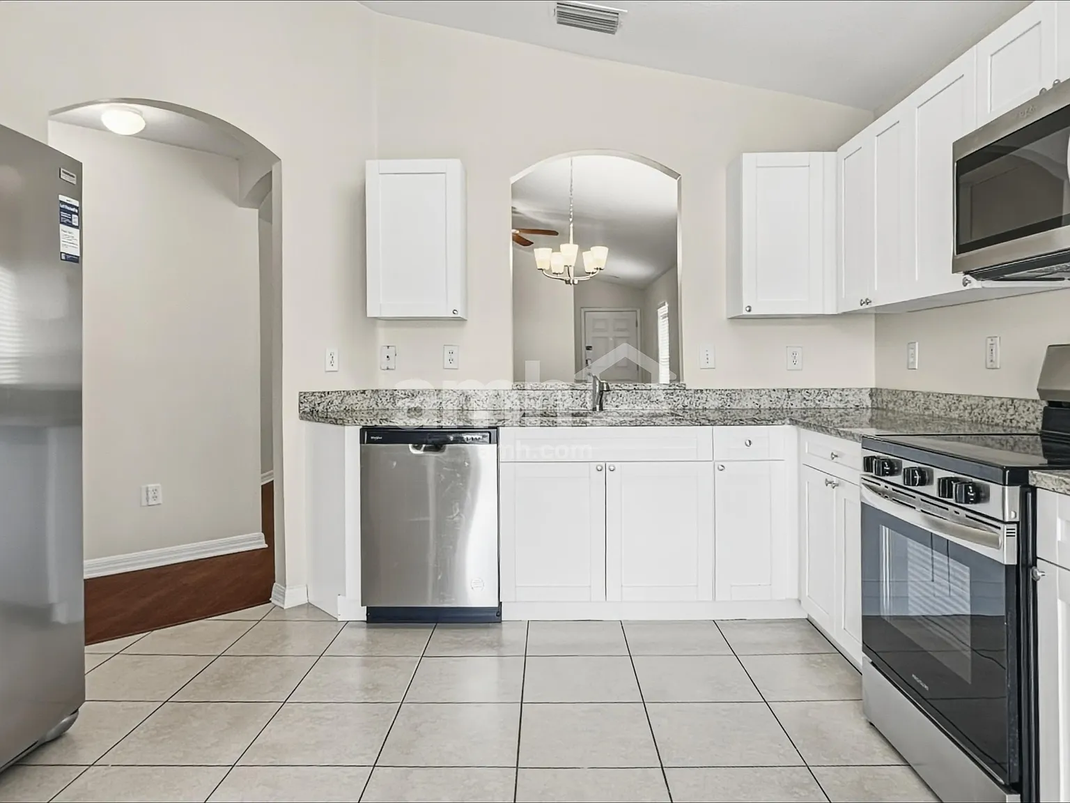 4 bed, 2.0 bath, 1490 sqft, $2,110 — Photo 4