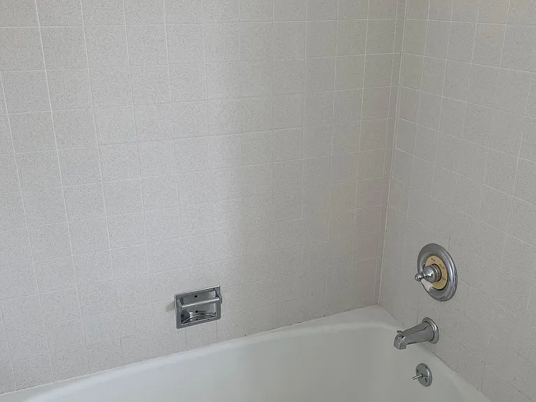 626 N Monterey St #M — Photo 18