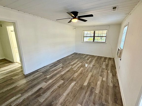 3rd image of 107 Roberts St