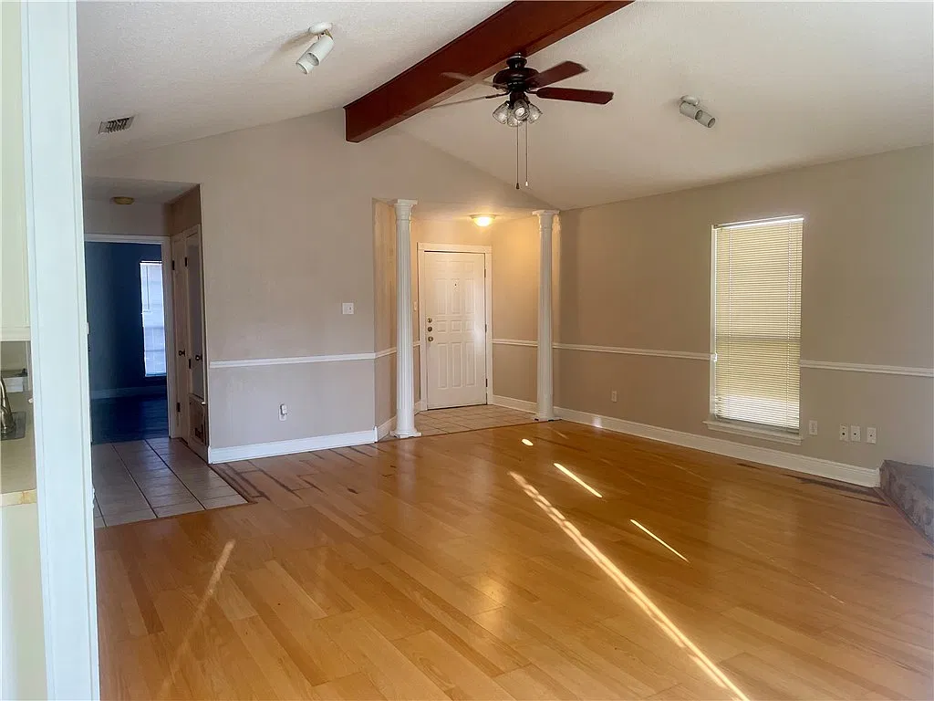 2 bed, 2.0 bath, 1341 sqft, $1,650 — Photo 3