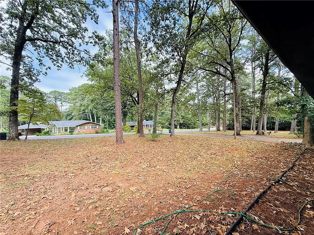 3 bed, 2.0 bath, 1500 sqft, $2,500 — Photo 3