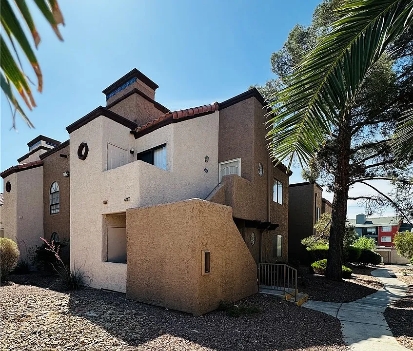 2977 Juniper Hills Blvd #203