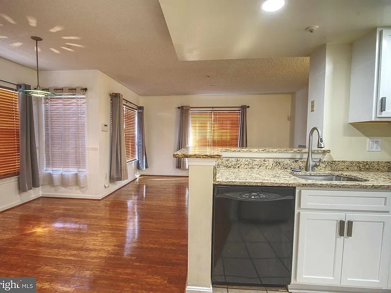 1007 Fallcrest Ct #4-104 — Photo 15