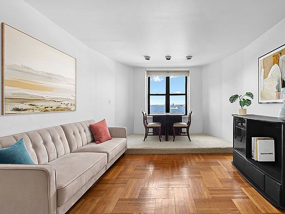 2nd image of 2 Grace Ct APT 3X