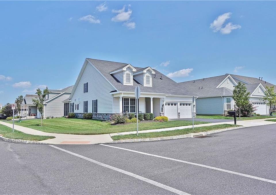 4636 Allegiant St Center Valley, PA, 18034 Apartments for Rent Zillow